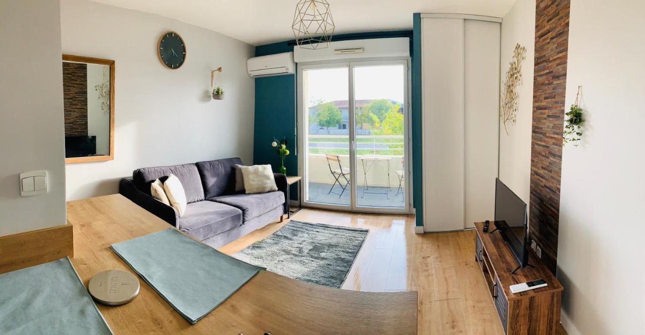 Un confort chaleureux au Rendez-vous Roques Extérieur photo